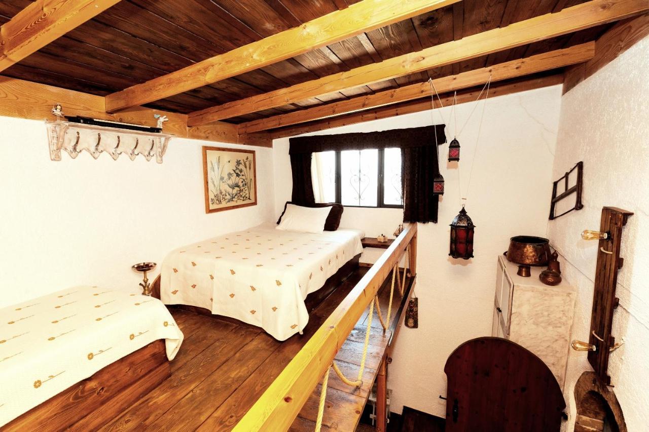 Epavlis * Mirsini (Crete)